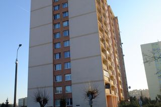 Dęblin. 21-letni Łukasz przyznał się do zabicia swojej matki. Mieszkańcy osiedla są wstrząśnięci tragedią