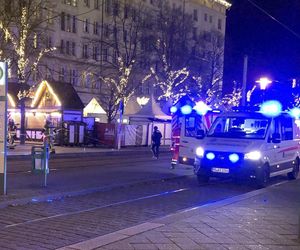 Horror na jarmarku. Samochód wjechał w tłum ludzi. Są zabici i ranni!