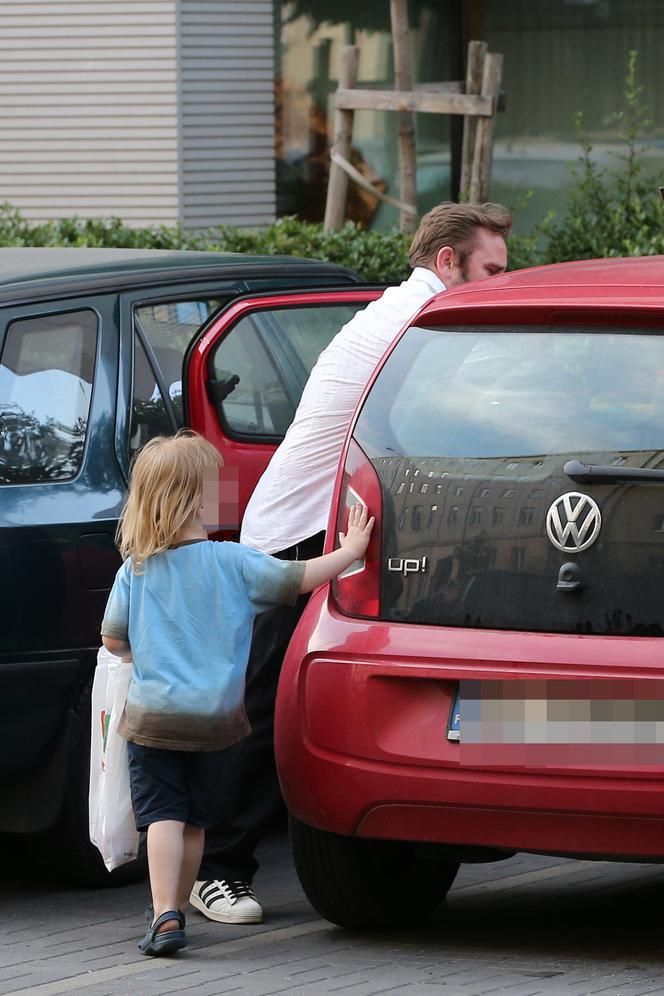 TWARDY "SCYZORYK" MIĘKNIE PRZY SYNU.