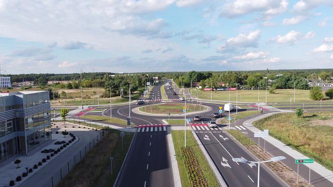 Rozbudowana ulica Grudziądzka w Toruniu. Miasto ma nowe rondo turbinowe