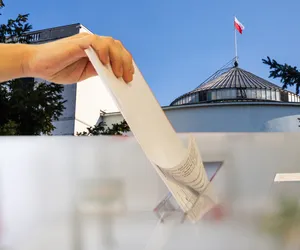 Ile zarabia się w komisji wyborczej?