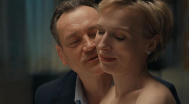 Barwy szczęścia, odcinek 3249. Stefaniak (Paweł Ławrynowicz), Sonia (Weronika Nockowska)