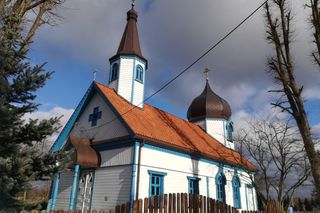 Ta wieś na Mazurach to prawdziwa perła! Poznaj jej niezwykłą historię i zabytki