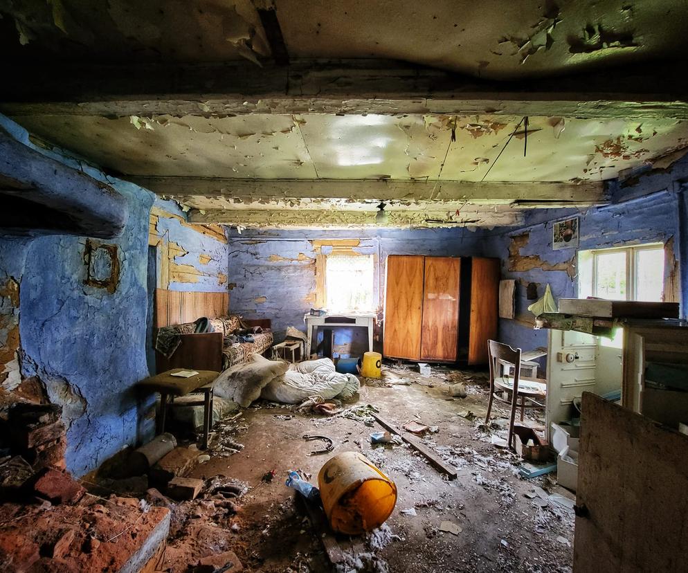 Pasjonatki ze Starachowic zwiedzają opuszczone domy