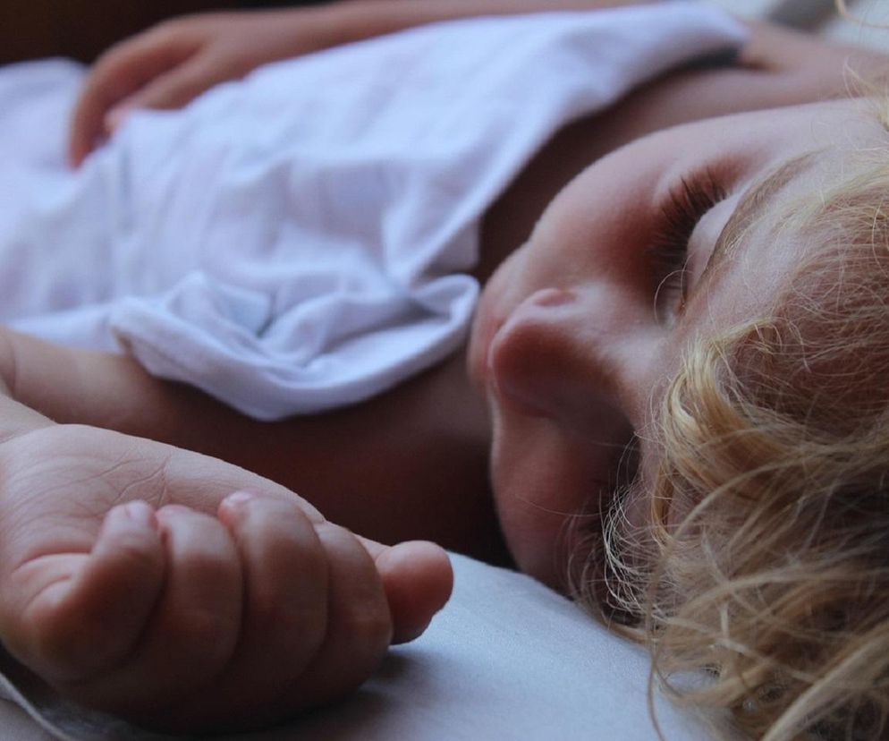 Agnieszka zmieniła życie 2-letniej dziewczynki w piekło. Młoda mama za kratami. Opis cierpień dziecka poraża