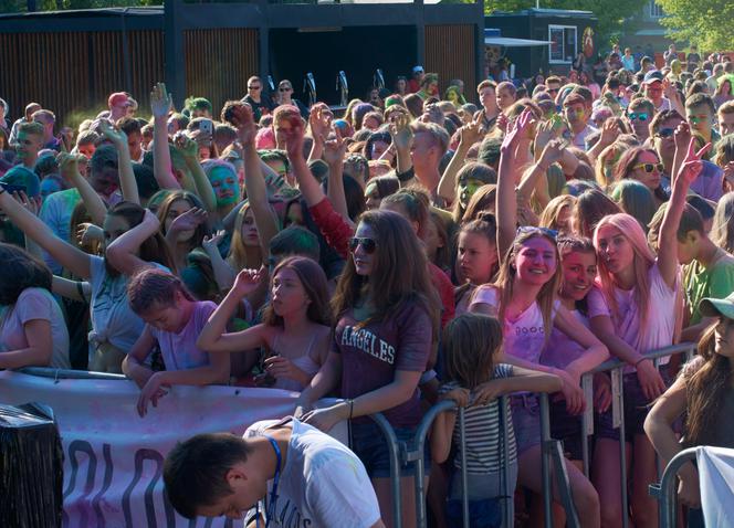 Lublin: Festiwal Kolorów 2018. Kolory Holi wystrzeliły w powietrze!