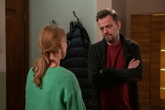 Na Wspólnej, odc. 2876. Krzysztof Smolny (Łukasz Konopka), Natalia (Magdalena Aleksander)