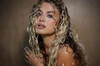 Uczestniczka Love Island jedzie na Eurowizję! Niektórzy nie wiedzieli, że śpiewa