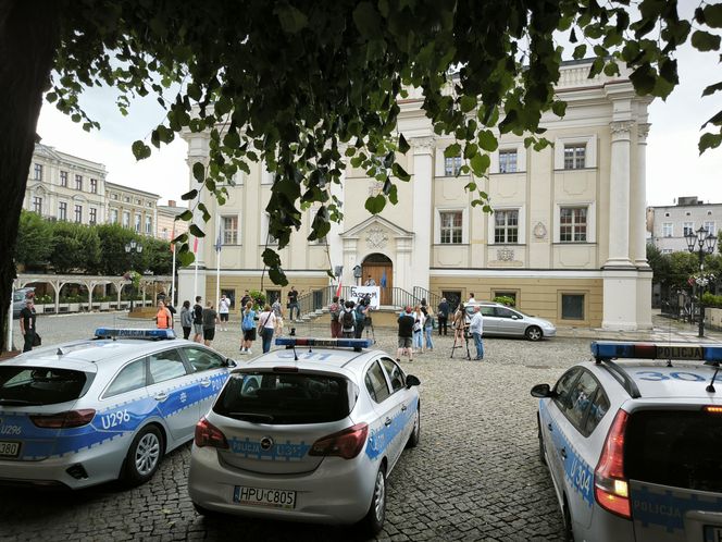 Manifestacja przeciwko niechęci do imigrantów w Lesznie 