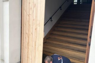 Zabytkowe drzwi ratusza w Lesznie w renowacji [ZDJĘCIA]