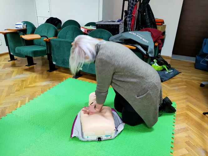 Pracownicy starostwa przeszkoleni z pierwszej pomocy