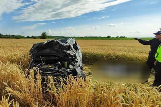 Dwóch 18-latków zginęło po dachowaniu nissana