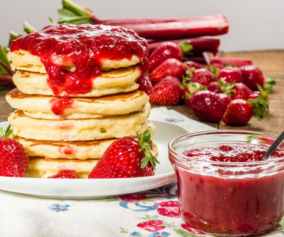 racuchy z rabarbarem