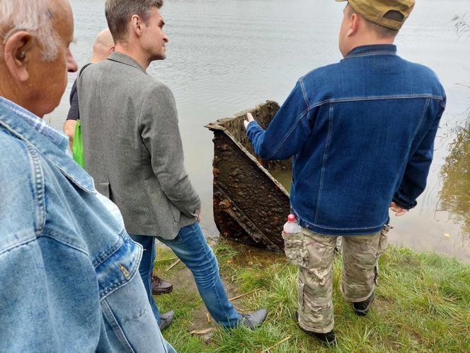 Poszukiwania wagoników zabytkowej kolejki w Starachowicach