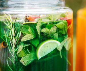 Syrop z mięty - na dobrą odporność, infekcje, trawienie. Przepis na domowy syrop z mięty