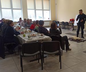 Jak nie dać się oszukać i dbać o bezpieczeństwo? Seniorzy uczyli się od policji 