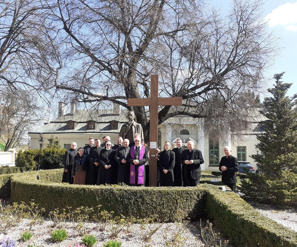  Uroczystość poświęcenia kopii Krzyża Światowych Dni Młodzieży