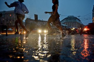 Burze i ulewy nie odpuszczają. Po weekendzie kolejny cios