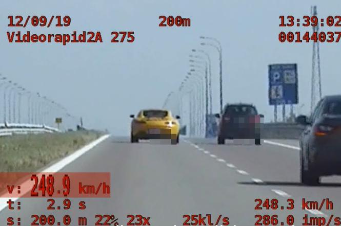 53-latek jechał prawie 250 km/h