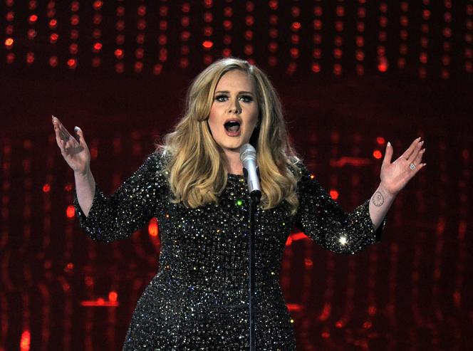 Wielki dramat Adele! Rzuca śpiewanie, bo rośnie jej BRODA