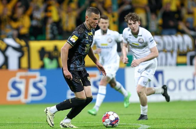 GKS Katowice kontra Stal Rzeszów na stadionie przy Bukowej. Padło osiem bramek! GieKSa trzecia w tabeli 1. Ligi