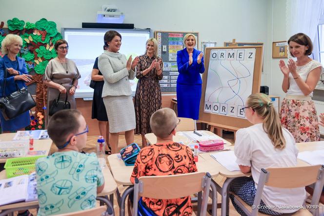 Ludzie byli w szoku jak zobaczyli w co ubrała się Agata Duda! Nowy wygląd robi wrażenie