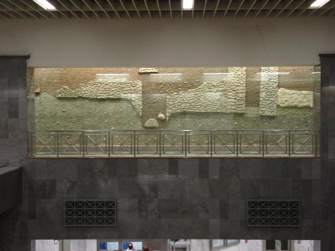 Metro w Atenach - budowa trwała długo, a drążenie kazdej stacji wiązało się z poważnymi badaniami archeologicznymi