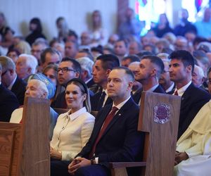 Fałszywy ksiądz wtargnął na mszę z prezydentem! Skandal w „amerykańskiej Częstochowie”