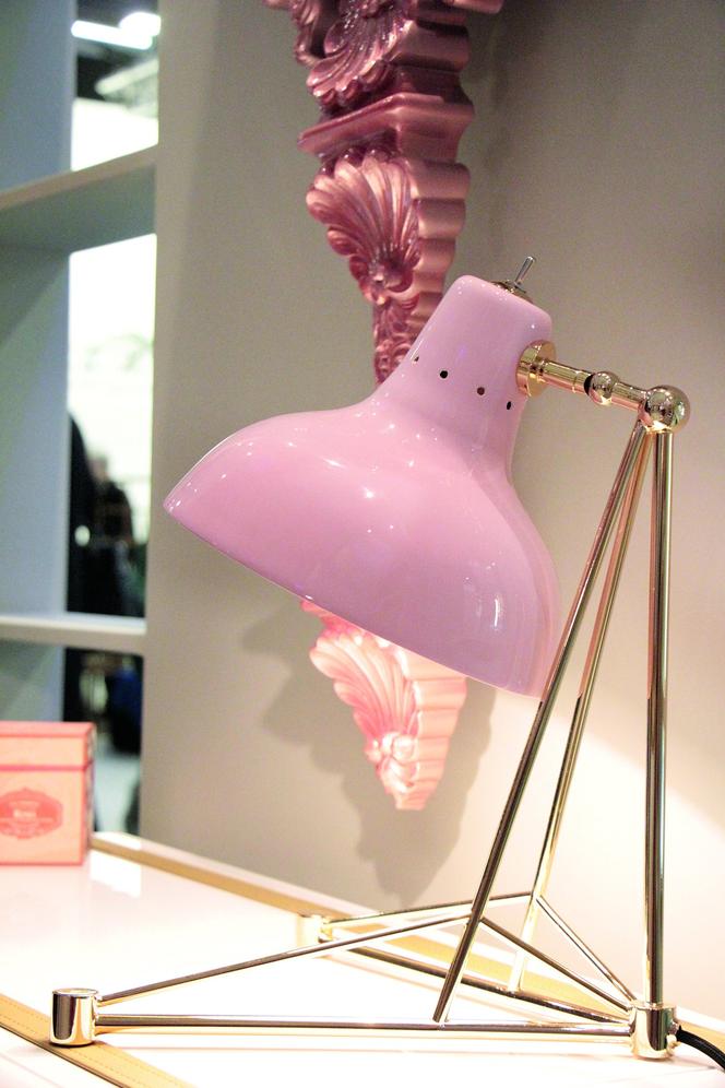 Lampy vintage - stołowa lampa trójnożna