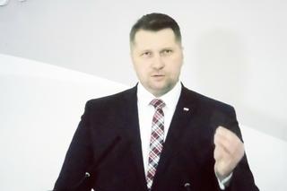 Konferencja ministra edukacji 8.01 - ONLINE, TRANSMISJA. Gdzie oglądać live?