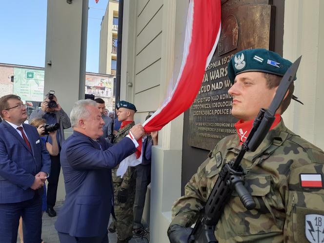 Odsłonięcie tablicy upamiętniającej 100-lecie Cudu nad Wisłą