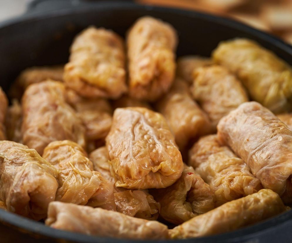 gołąbki w kiszonej kapuście z ziemniakami