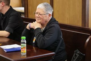 Babcia Kasia prawomocnie skazana. Ugryzła wolontariusza 