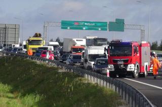 Tragiczny wypadek na S8 pod Wołominem. Motocyklista huknął w bariery, nie żyje