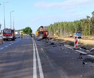 Śmiertelny wypadek na drodze krajowej w Annówce. Czołowe zderzenie dwóch tirów [ZDJĘCIA]