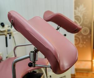 Krwawiła, ale CBA przeszukiwało gabinet. „Co się stanie, jeśli wyjdę na ulicę i umrę?