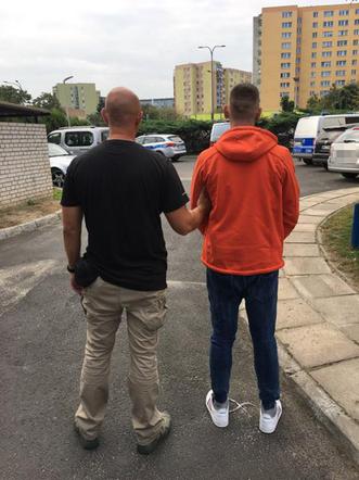 Upatrywał ofiary na przystankach