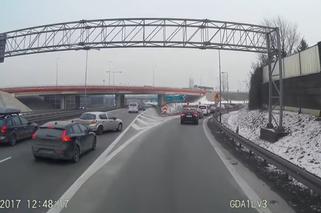 Ryzykowne manewry na autostradowej obwodnicy Krakowa. Takie wyczyny mogą skończyć się tragicznie! [WIDEO 18+]