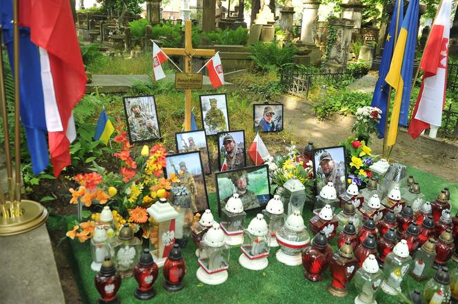 Ukraińcy w hołdzie Danielowi Sztyberowi - poległemu żołnierzowi ochotnikowi z Warszawy