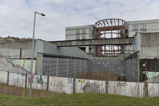 Deweloper zburzy szkieletora i wybuduje osiedle