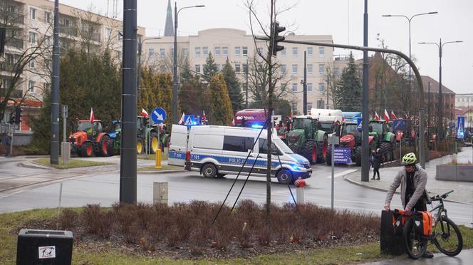 Protest rolników w Olsztynie 21 lutego. Co dzieje się w centrum?