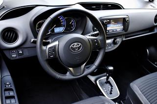 Toyota Yaris Hybrid lifting 2014