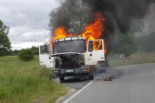 Ciężarówka w płomieniach