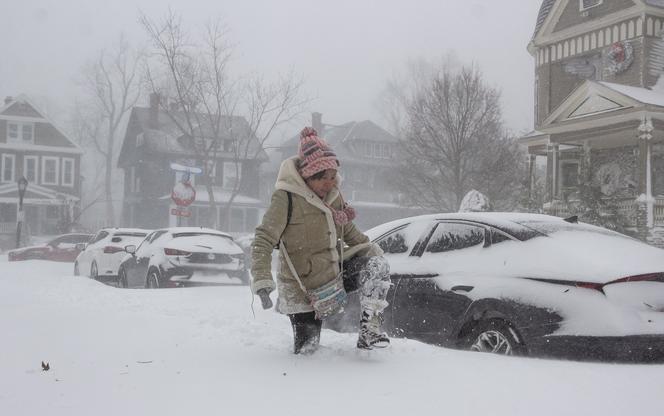 USA "na wojnie z naturą". 50 ofiar śnieżyc, setki tysięcy ludzi bez prądu