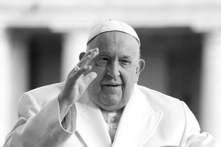 Papież Franciszek nie żyje.