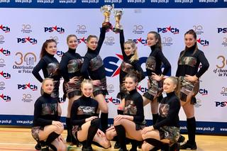 Grupa cheerleaders Kolejorz Girls