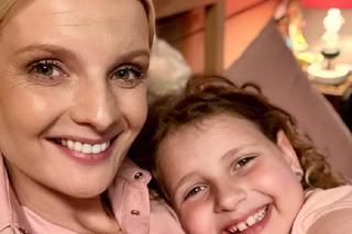 M jak miłość po wakacjach 2023. Weronika (Ewelina Kudeń-Nowosielska), Pola (Hanna Nowosielska) na planie