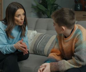 Barwy szczęścia odc. 3203 po wakacjach. Kasia (Katarzyna Glinka), Ksawery (Bartosz Gruchot)