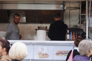 Festiwal Food Trucków 2021. Restauracje na kółkach zaparkowały na Wyspie Młyńskiej