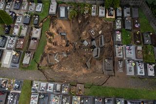 Zapadliska w Trzebini. Burmistrz chce częściowego zamknięcia cmentarza i odwiertów na osiedlu Gaj